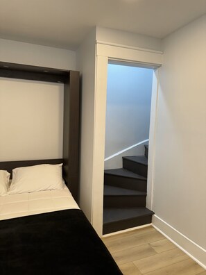 2 室のベッドルーム、デスク、アイロン / アイロン台、WiFi (無料)