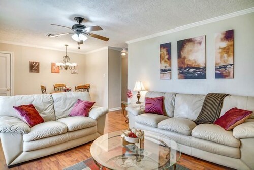 Serene Lake Charles Apartment
