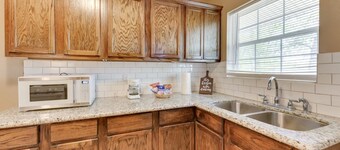 Elegant Lake Charles Apartment