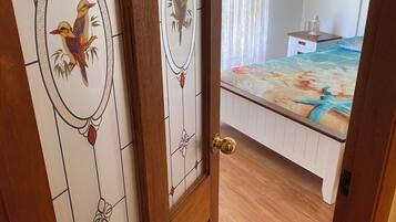 3 chambres, fer et planche Ă  repasser, draps fournis