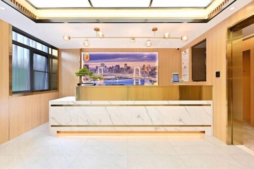 Super 8 Collection Hotel (Beijing Ganjiakou Subway Station)