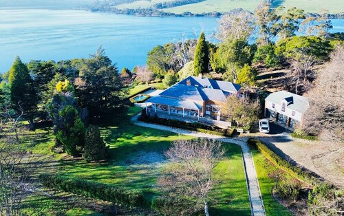 Tamar Valley Wine Route - Pointe Rapidé Estate & Vineyard.
Serenade your Soul.