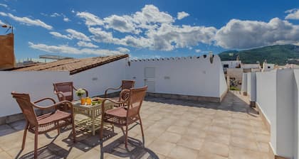 Spacious villa 5 min from the airport. Ideal for families and large groups
