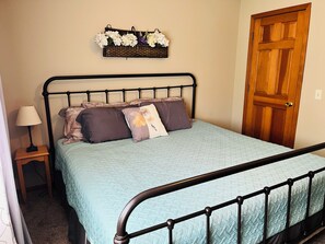2 bedrooms, iron/ironing board, WiFi, bed sheets