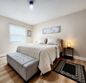 2 bedrooms, iron/ironing board, travel cot, free WiFi