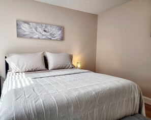 2 bedrooms, iron/ironing board, travel cot, free WiFi