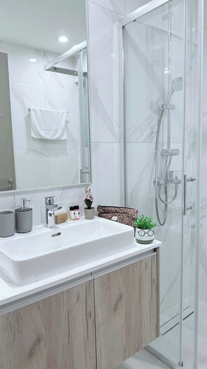 Free toiletries, hair dryer, towels - Too Coool Apartment Mythical Seas 5 (Paralimni)