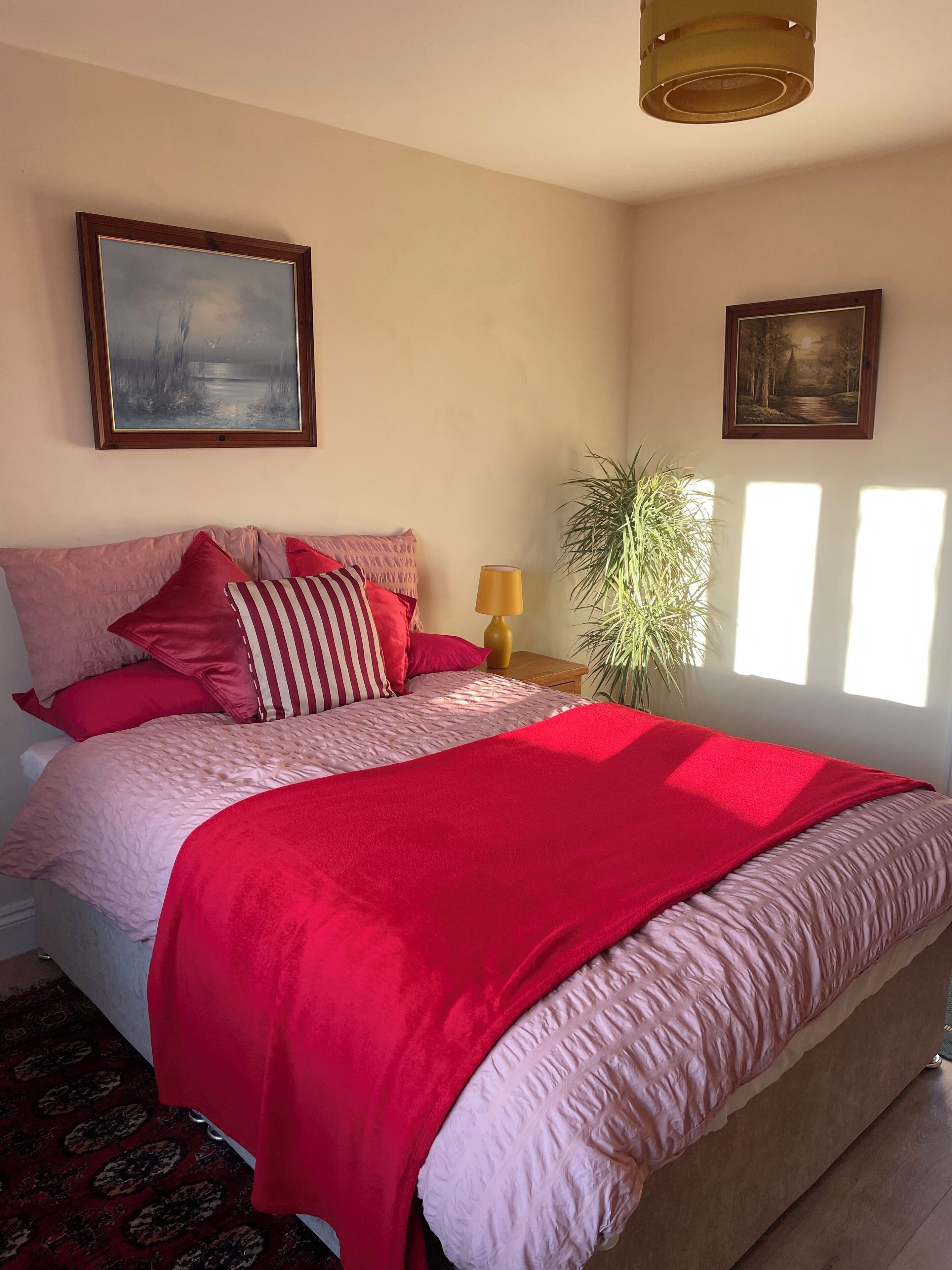 2 bedrooms, desk, iron/ironing board, free WiFi