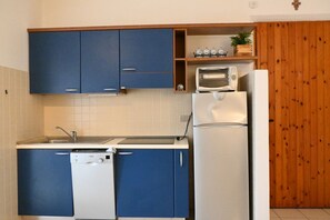 Refrigerador y lavavajillas 