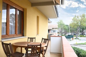 Outdoor dining - M422 - Marcelli, three-room apartment with terrace 100m from the sea (Marceli)
