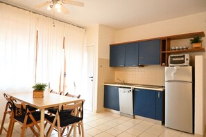 Refrigerador y lavavajillas 