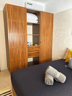 1 camera, ferro/asse da stiro, Wi-Fi, lenzuola