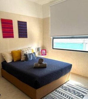 1 chambre, fer et planche à repasser, Wi-Fi, draps fournis