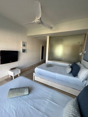 1 chambre, fer et planche à repasser, Wi-Fi, literie fournie