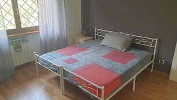1 bedroom, desk, iron/ironing board, WiFi