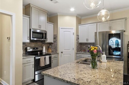 Modern Oasis in Tuscaloosa 10 minutes from downtown and Campus