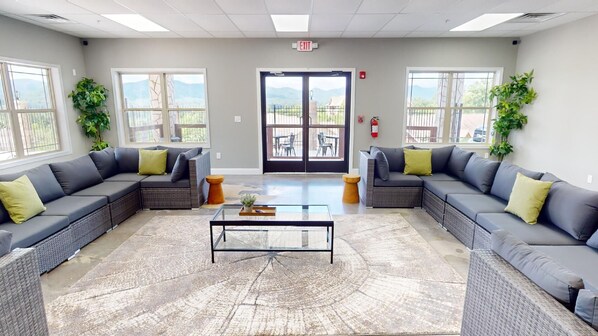 Interior - 4 Bedroom near Dollywood!- Unit 712, 4 Bedroom near Dollywood!- Unit 712 (Pigeon Forge)