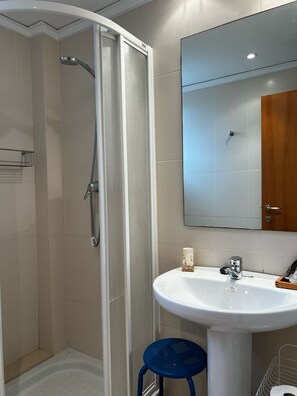 Apartment, Smoking | 3 bedrooms