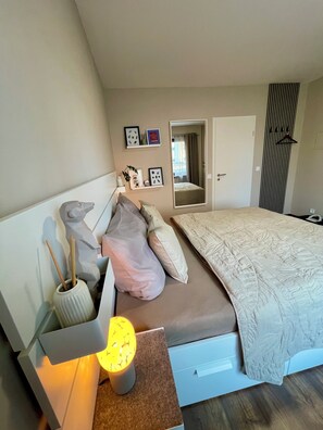 1 bedroom, desk, free WiFi - Hanover Apartment (Laatzen)