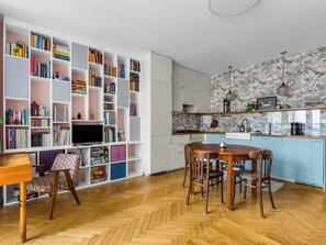 Fridge, oven, stovetop, dishwasher - Hoża Heart of Warsaw Apartment (Warszawa)