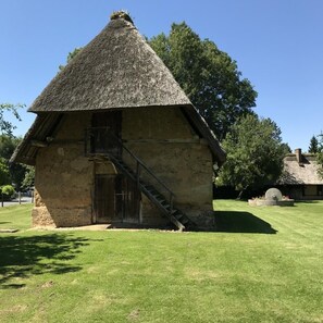 Exterior - Gîtes de France® - The Bread Oven (MONT CAUVAIRE)