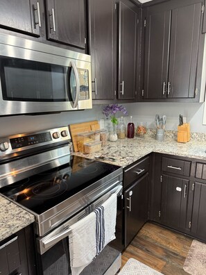 Fridge, microwave, oven, stovetop - 3-bedroom  Charming House in Fabulous Marietta Great Backyard, quiet and relax!! (Marietta)