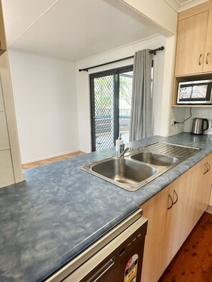 Fridge, microwave, oven, stovetop - The Beach Shack, Bargara (Bargara)