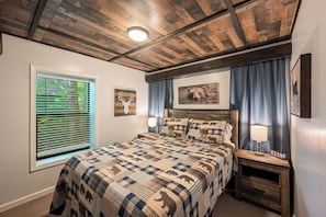 4 habitaciones, escritorio y tabla de planchar con plancha 