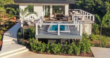 Walk to the Beach - POOL - Pickleball Court!