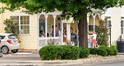*Box Car*Downtown Blue Ridge|Southern Charm Suites