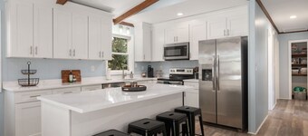 Oceanside, fun location, walk to beach