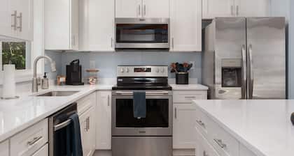Oceanside, fun location, close beach access