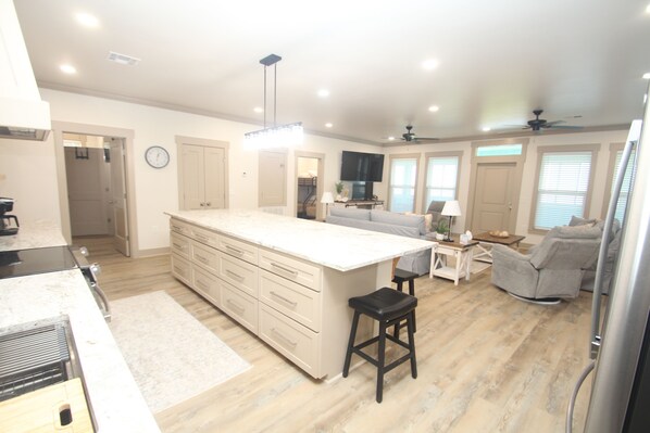 Interior - Sweet Shangri-La - Coastal Realty Group (Golden Meadow)