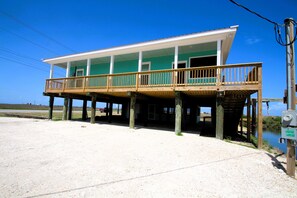 Exterior - Sweet Shangri-La - Coastal Realty Group (Golden Meadow)