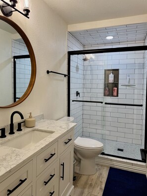 Douche, serviettes fournies