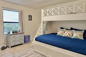 3 bedrooms, iron/ironing board, travel cot, free WiFi