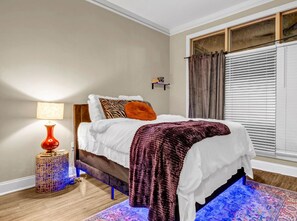 2 bedrooms, iron/ironing board, free WiFi, bed sheets