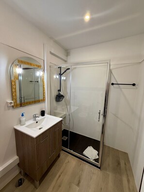 Apartment, Smoking | 2 bedrooms