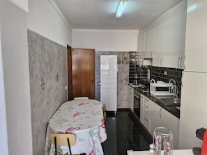 Apartment, Smoking