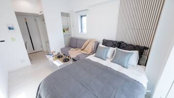 Basic Apartment | Desk, WiFi (free), individually decorated, individually furnished