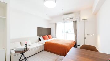 Individuelt dekorert, individuelt innredet og skrivebord