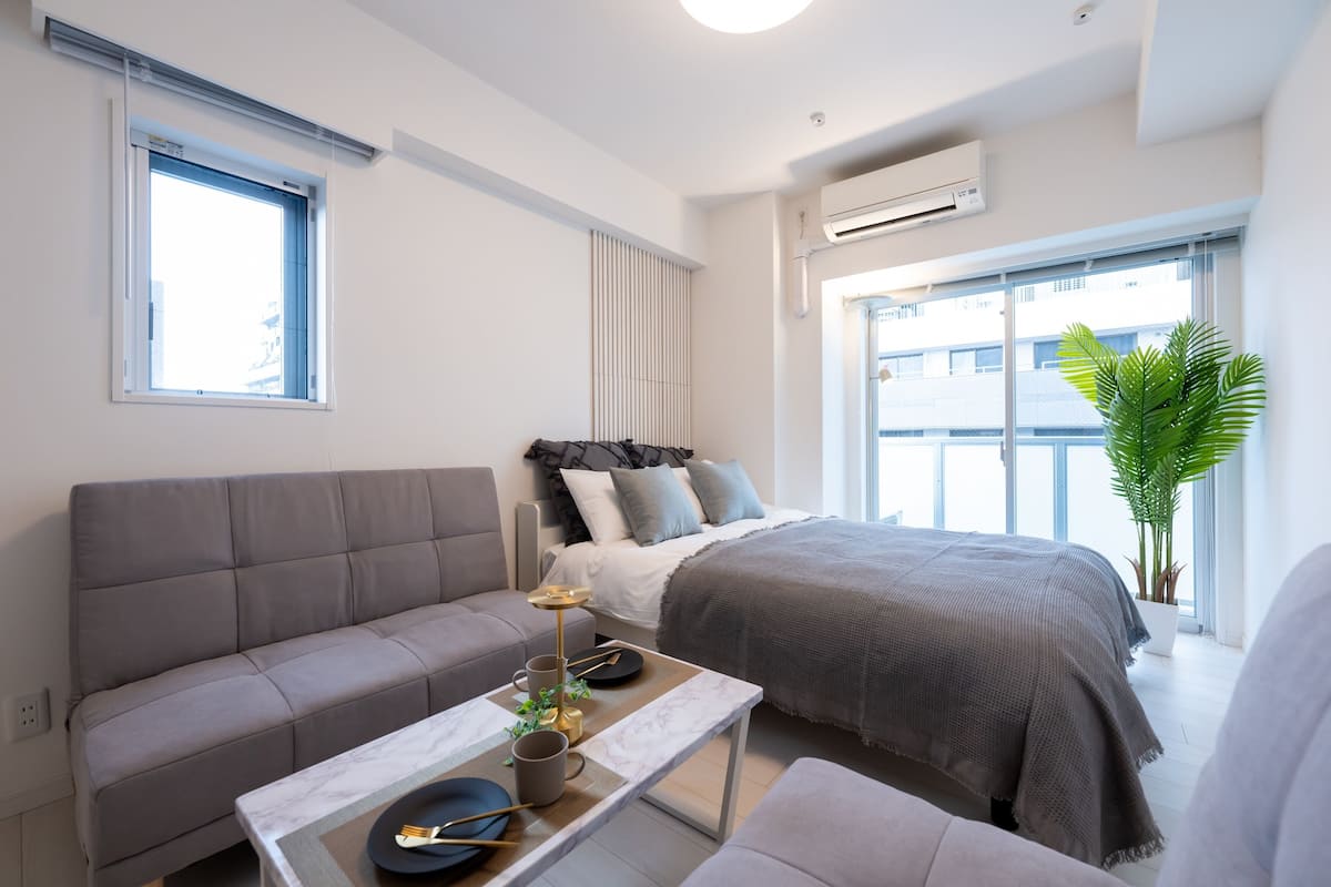 Basic Apartment | Desk, WiFi (free), individually decorated, individually furnished