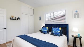 4 bedrooms, iron/ironing board, WiFi