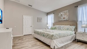 4 habitaciones, tabla de planchar con plancha, wifi y ropa de cama 