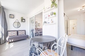 1 bedroom, iron/ironing board, free WiFi, bed sheets