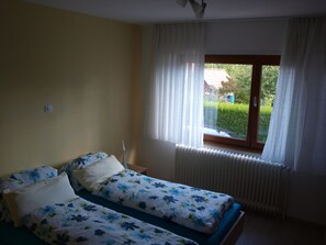 3 bedrooms, free WiFi, bed sheets