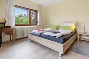 3 chambres, fer et planche à repasser, Wi-Fi gratuit, draps fournis