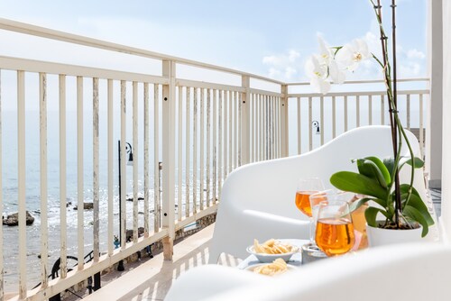Apartment 'Sunset' with Sea View, Wi-Fi and Air Conditioning