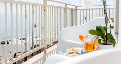 Apartment 'Sunset' with Sea View, Wi-Fi and Air Conditioning