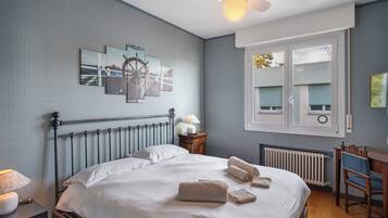 2 chambres, fer et planche à repasser, accès au Wi-Fi (inclus)